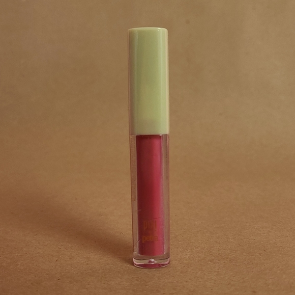 Glossy lip Maximiser - NEW! - Picture 1 of 3